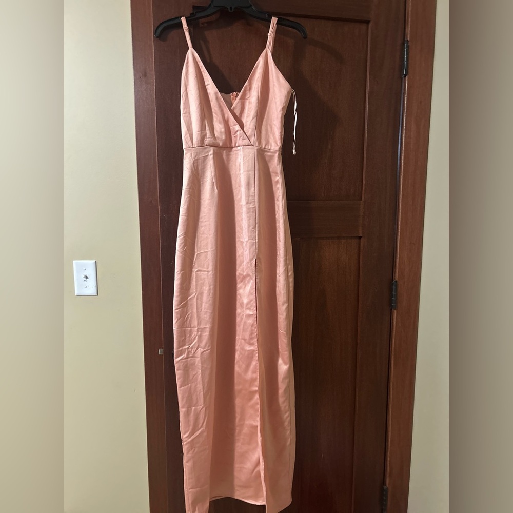 Girl in Mind formal dress
Size small
Pink